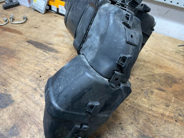 bontott VW GOLF V Légkompresszor