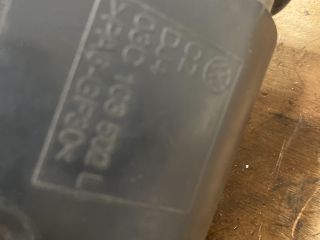 bontott VW GOLF V Légkompresszor