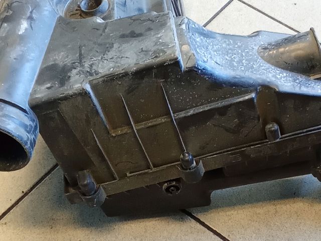 bontott VW GOLF V Légszűrő Ház