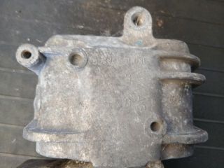 bontott VW GOLF V Motor Tartó Bak Jobb