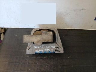 bontott VW GOLF V Motor Tartó Bak Jobb