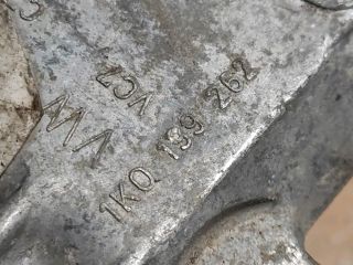 bontott VW GOLF V Motor Tartó Bak Jobb