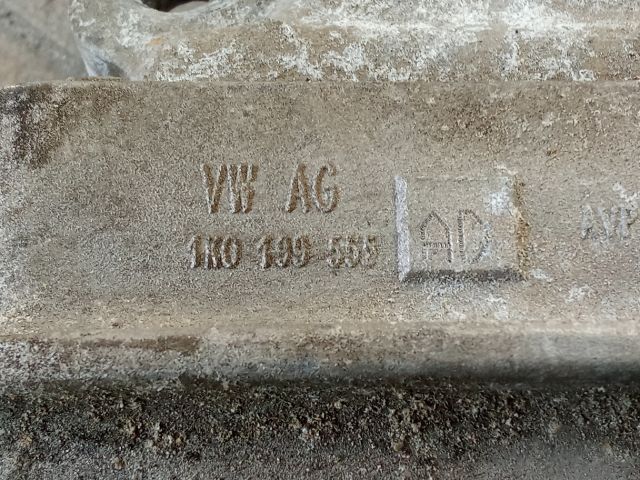 bontott VW GOLF V Motor Tartó Bak (Pozíciófüggetlen)