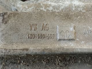 bontott VW GOLF V Motor Tartó Bak (Pozíciófüggetlen)