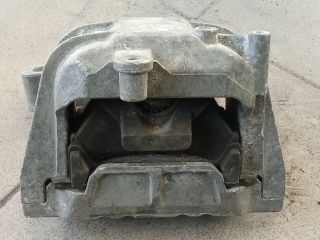 bontott VW GOLF V Motor Tartó Bak (Pozíciófüggetlen)
