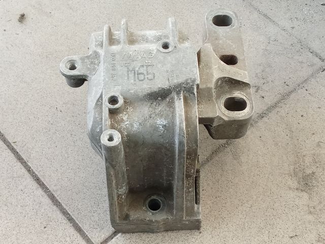 bontott VW GOLF V Motor Tartó Bak (Pozíciófüggetlen)