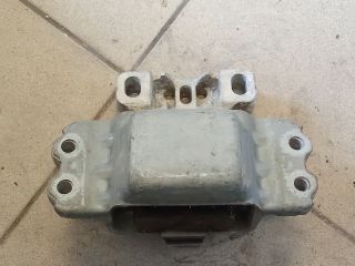 bontott VW GOLF V Motor Tartó Bak (Pozíciófüggetlen)