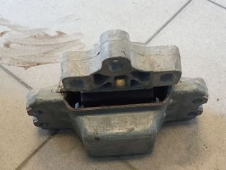 bontott VW GOLF V Motor Tartó Bak (Pozíciófüggetlen)