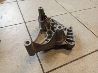 bontott VW GOLF V Motor Tartó Bak (Pozíciófüggetlen)