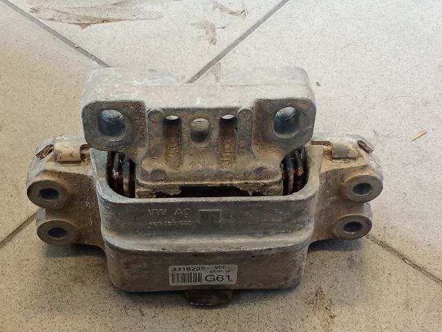 bontott VW GOLF V Motor Tartó Bak (Pozíciófüggetlen)