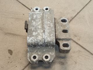 bontott VW GOLF V Motor Tartó Bak (Pozíciófüggetlen)