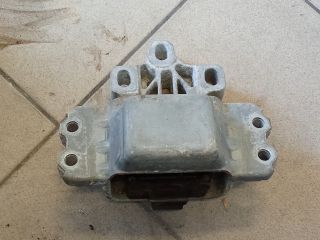 bontott VW GOLF V Motor Tartó Bak (Pozíciófüggetlen)