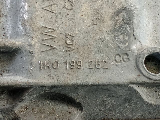 bontott VW GOLF V Motor Tartó Bak (Pozíciófüggetlen)