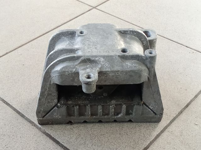 bontott VW GOLF V Motor Tartó Bak (Pozíciófüggetlen)