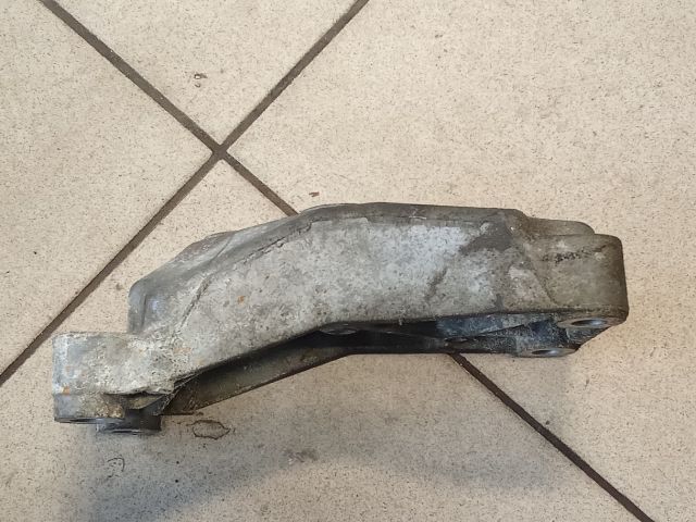 bontott VW GOLF V Motor Tartó Bak (Pozíciófüggetlen)