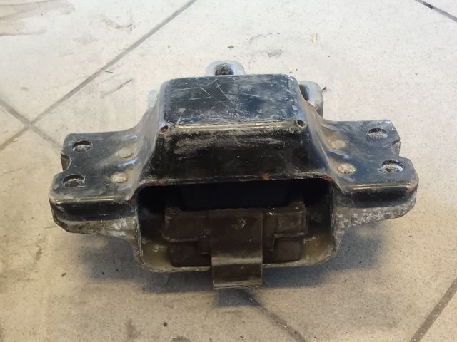 bontott VW GOLF V Motor Tartó Bak (Pozíciófüggetlen)