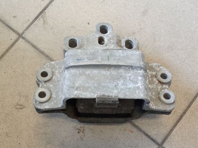 bontott VW GOLF V Motor Tartó Bak (Pozíciófüggetlen)