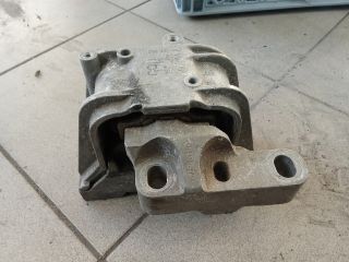 bontott VW GOLF V Motor Tartó Bak (Pozíciófüggetlen)