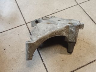 bontott VW GOLF V Motor Tartó Bak (Pozíciófüggetlen)