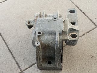 bontott VW GOLF V Motor Tartó Bak (Pozíciófüggetlen)