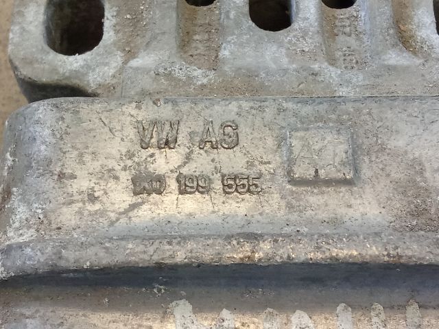 bontott VW GOLF V Motor Tartó Bak (Pozíciófüggetlen)