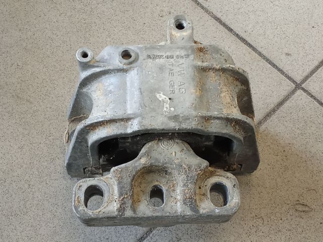 bontott VW GOLF V Motor Tartó Bak (Pozíciófüggetlen)