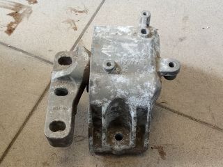 bontott VW GOLF V Motor Tartó Bak (Pozíciófüggetlen)