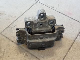 bontott VW GOLF V Motor Tartó Bak (Pozíciófüggetlen)
