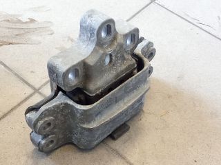 bontott VW GOLF V Motor Tartó Bak (Pozíciófüggetlen)