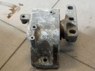 bontott VW GOLF V Motor Tartó Bak (Pozíciófüggetlen)
