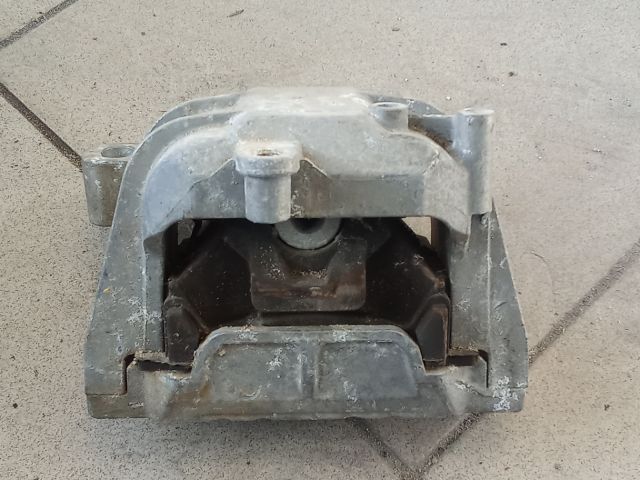 bontott VW GOLF V Motor Tartó Bak (Pozíciófüggetlen)