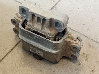 bontott VW GOLF V Motor Tartó Bak (Pozíciófüggetlen)