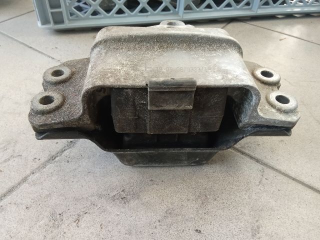 bontott VW GOLF V Motor Tartó Bak (Pozíciófüggetlen)