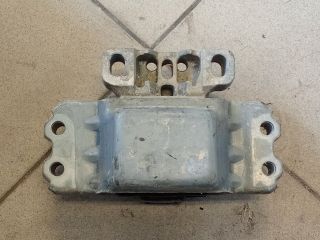 bontott VW GOLF V Motor Tartó Bak (Pozíciófüggetlen)