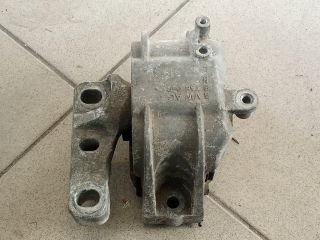 bontott VW GOLF V Motor Tartó Bak (Pozíciófüggetlen)