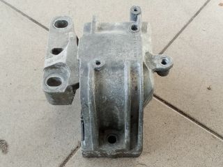 bontott VW GOLF V Motor Tartó Bak (Pozíciófüggetlen)