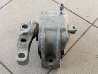 bontott VW GOLF V Motor Tartó Bak (Pozíciófüggetlen)
