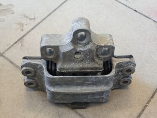 bontott VW GOLF V Motor Tartó Bak (Pozíciófüggetlen)