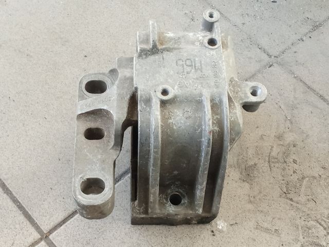 bontott VW GOLF V Motor Tartó Bak (Pozíciófüggetlen)
