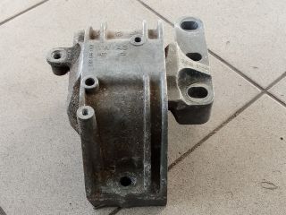 bontott VW GOLF V Motor Tartó Bak (Pozíciófüggetlen)