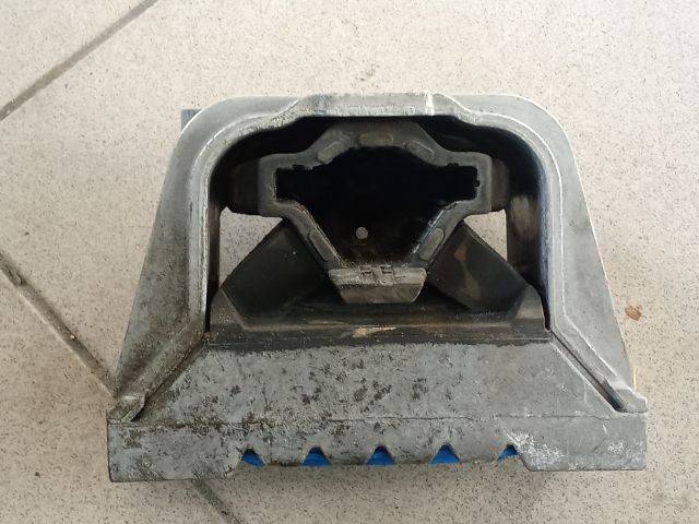 bontott VW GOLF V Motor Tartó Bak (Pozíciófüggetlen)