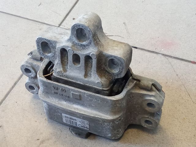 bontott VW GOLF V Motor Tartó Bak (Pozíciófüggetlen)