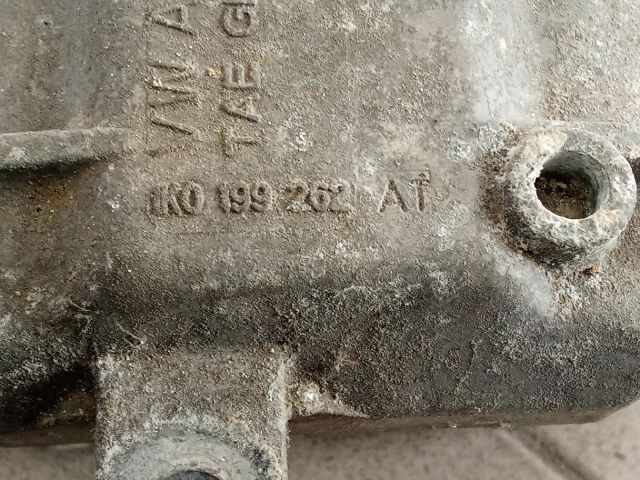 bontott VW GOLF V Motor Tartó Bak (Pozíciófüggetlen)