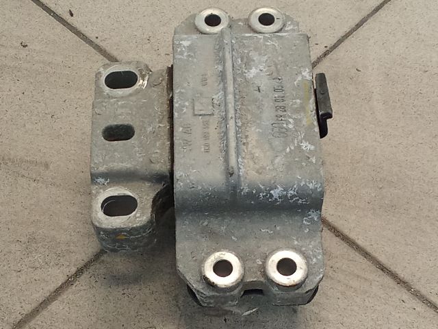 bontott VW GOLF V Motor Tartó Bak (Pozíciófüggetlen)