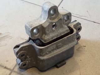 bontott VW GOLF V Motor Tartó Bak (Pozíciófüggetlen)