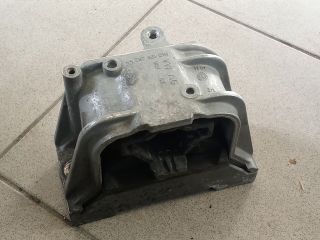 bontott VW GOLF V Motor Tartó Bak (Pozíciófüggetlen)