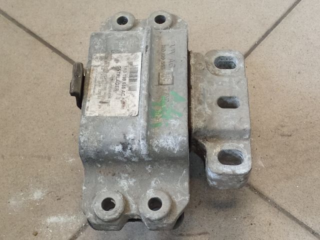 bontott VW GOLF V Motor Tartó Bak (Pozíciófüggetlen)