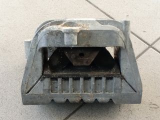 bontott VW GOLF V Motor Tartó Bak (Pozíciófüggetlen)