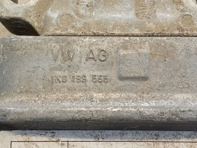 bontott VW GOLF V Motor Tartó Bak (Pozíciófüggetlen)