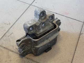 bontott VW GOLF V Motor Tartó Bak (Pozíciófüggetlen)